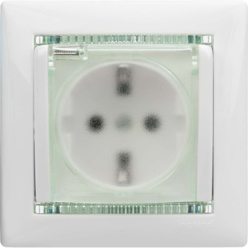 VALENA Розетка 1-местная с заземлением с защитными шторками и крышкой 16А IP44 белый