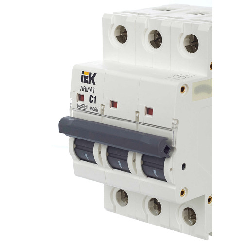 ARMAT Автоматический выключатель M06N 3P C 1А IEK