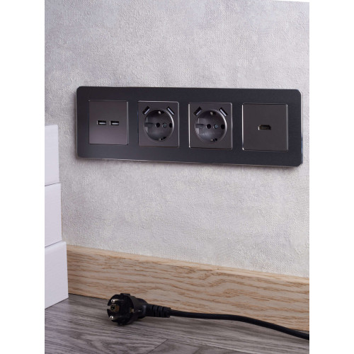 BRITE Розетка 1-местная с заземлением с защитными шторками 16А с USB A+A 5В 2,1А РЮш10-1-БрС сталь IEK
