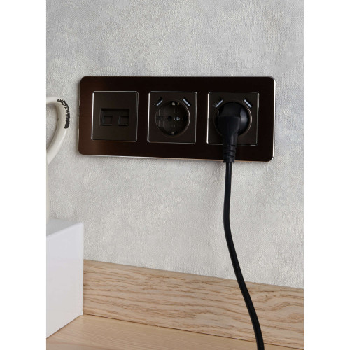 BRITE Розетка 1-местная с заземлением с защитными шторками 16А с USB A+A 5В 3,1А РЮш10-2-БрТБ темная бронза IEK