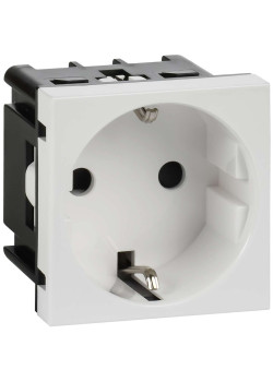 Розетка с заземляющим контактом защитной шторкой и винтовым зажимом (2 модуля) белая