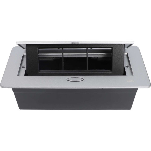 PRIMER Блок розеточный с выдвижной крышкой на 6 модулей серебро IEK PRIMER Блок розеточный с выдвижной крышкой на 6 модулей серебро IEK