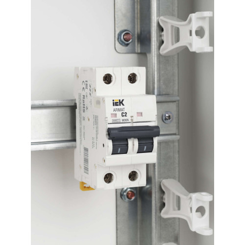 ARMAT Автоматический выключатель M06N 2P C 2А IEK