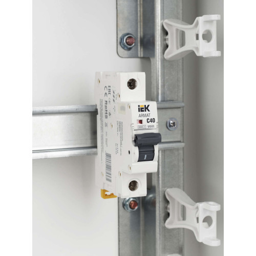 ARMAT Автоматический выключатель M06N 1P C 40А IEK
