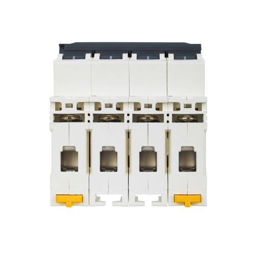 ARMAT Автоматический выключатель M06N 4P C 10А IEK