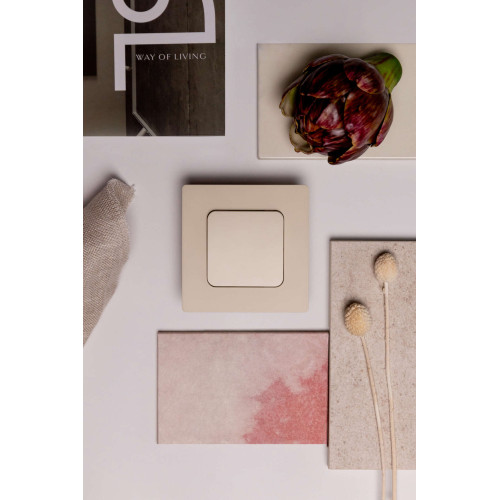 FLITE Рамка 1-местная РУ-1-К-ФлСл сливочный IEK