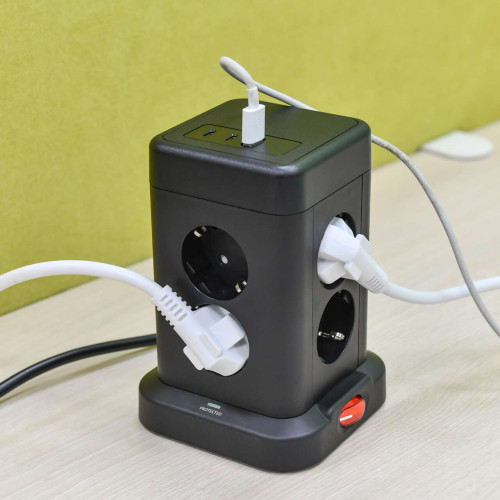 DOMINIC Удлинитель У08K 8 мест 2P+PE 1,5м 3х1,0мм2 16А/250В USB A+C 20Вт черный IEK DOMINIC Удлинитель У08K 8 мест 2P+PE 1,5м 3х1,0мм2 16А/250В USB A+C 20Вт черный IEK