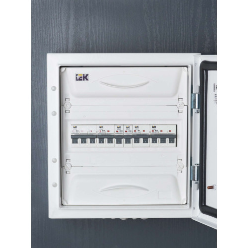 ARMAT Автоматический выключатель M06N 1P C 32А IEK