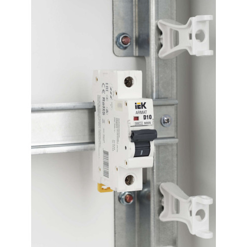 ARMAT Автоматический выключатель M06N 1P D 10А IEK