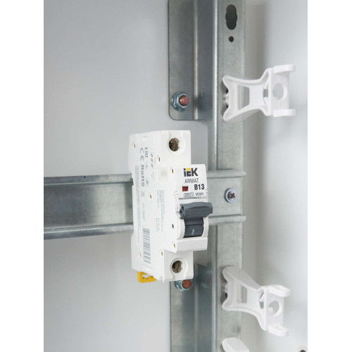 ARMAT Автоматический выключатель M06N 1P B 13А IEK
