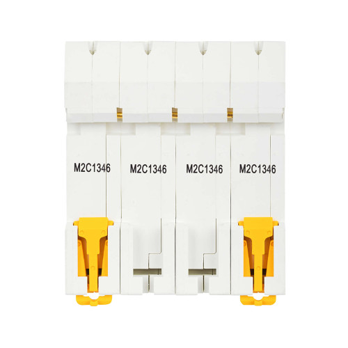 ARMAT Автоматический выключатель M06N 4P C 13А IEK