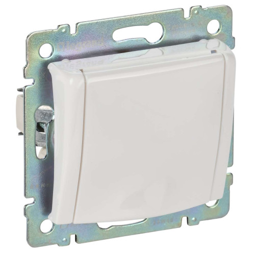 VALENA DIY Розетка 1-местная с заземлением с защитными шторками и крышкой 16А IP20 белый VALENA DIY Розетка 1-местная с заземлением с защитными шторками и крышкой 16А IP20 белый