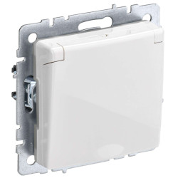 BRITE Розетка 1-местная с заземлением с защитными шторками и крышкой 16А IP44 РСбш10-3-44-БрБ белый IEK