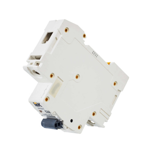 ARMAT Автоматический выключатель M10N 1P C 32А IEK