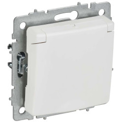 BRITE Розетка 1-местная с заземлением с защитными шторками и крышкой 16А IP20 РСбш10-3-БрАБ арктический белый IEK