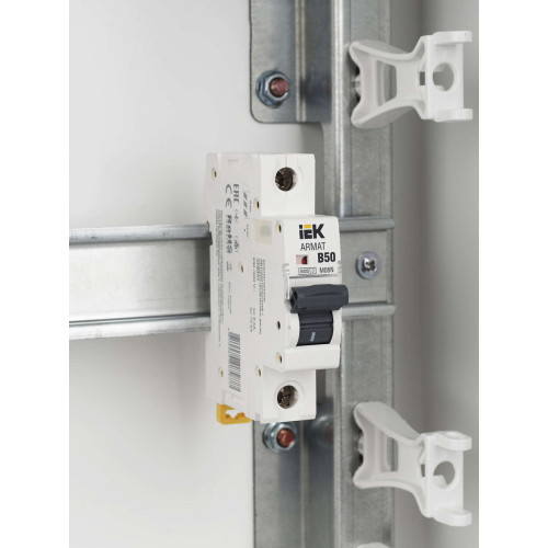 ARMAT Автоматический выключатель M06N 1P B 50А IEK