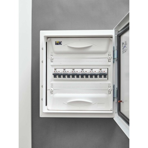 ARMAT Автоматический выключатель M06N 2P B 8А IEK