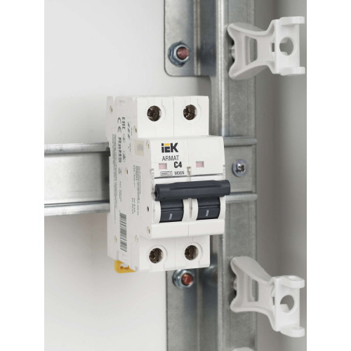 ARMAT Автоматический выключатель M06N 2P C 4А IEK