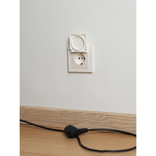 BRITE Розетка 1-местная с заземлением с защитными шторками и крышкой 16А IP44 РСбш10-3-44-БрЖ жемчуг IEK