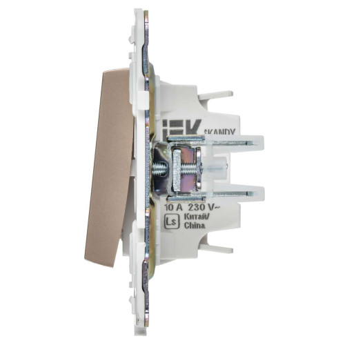 SKANDY Выключатель 1-клавишный проходной 10А SK-V02Sa песочный IEK SKANDY Выключатель 1-клавишный проходной 10А SK-V02Sa песочный IEK