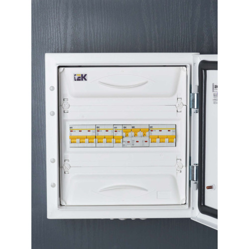 KARAT Автоматический выключатель ВА47-60M 2P C 10А 6кА IEK