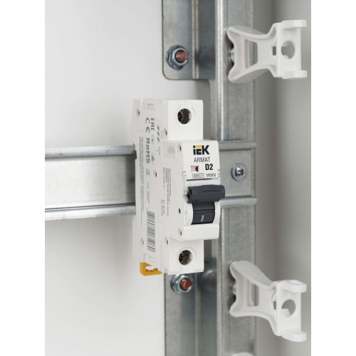 ARMAT Автоматический выключатель M06N 1P D 2А IEK