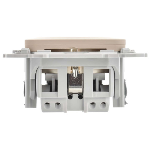 FLITE Розетка с заземлением с защитными шторками безвинтовое крепление 16А РСш11-1-ФлЛ льняной IEK FLITE Розетка с заземлением с защитными шторками безвинтовое крепление 16А РСш11-1-ФлЛ льняной IEK