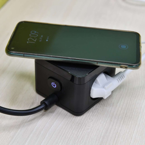 DOMINIC Удлинитель с беспроводной зарядкой 10Вт У02К 2 места 2P+PE 1,3м 3х1,0мм2 16А/250В USB A+C черный IEK DOMINIC Удлинитель с беспроводной зарядкой 10Вт У02К 2 места 2P+PE 1,3м 3х1,0мм2 16А/250В USB A+C черный IEK