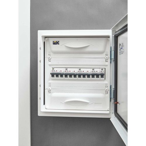 ARMAT Автоматический выключатель M06N 3P C 10А IEK