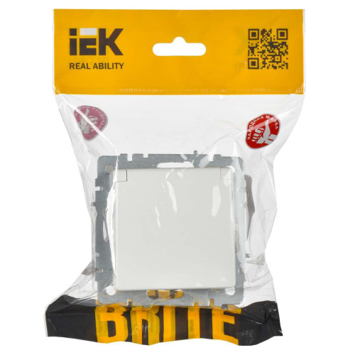BRITE Розетка 1-местная с заземлением с защитными шторками и крышкой 16А IP20 РСбш10-3-БрБ белый IEK