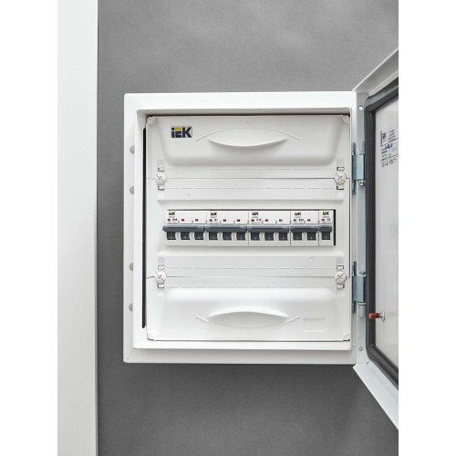 ARMAT Автоматический выключатель M06N 3P B 1А IEK