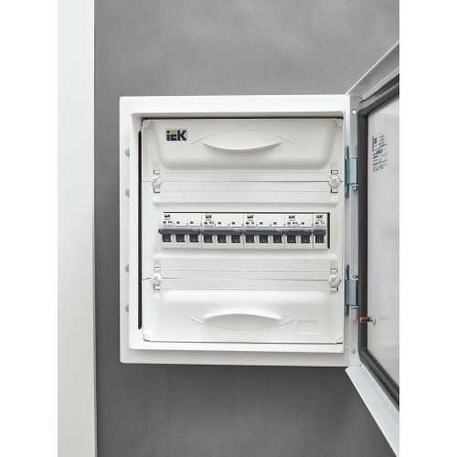 ARMAT Автоматический выключатель M06N 3P D 2А IEK