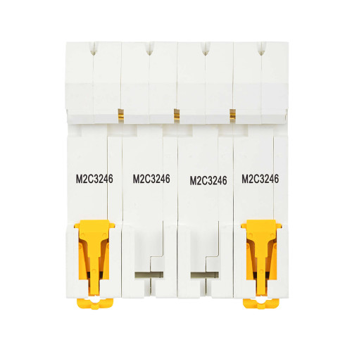 ARMAT Автоматический выключатель M06N 4P C 32А IEK