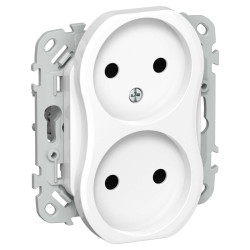 FLITE Розетка 2-местная без заземления без защитных шторок 10А РС02-0-ФлБ белый IEK