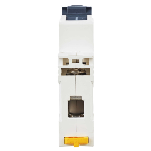 ARMAT Автоматический выключатель M06N 1P C 32А IEK
