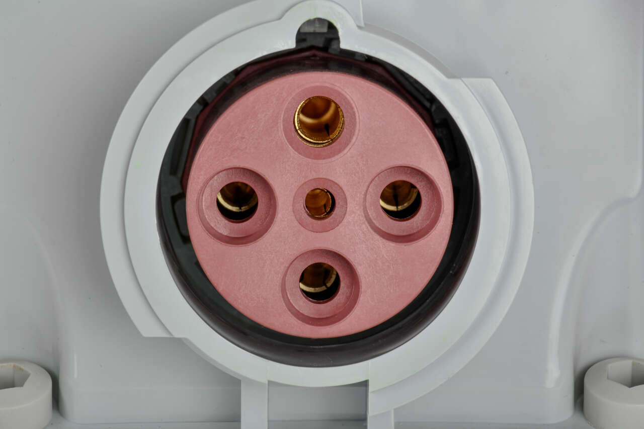 Пилотный контакт