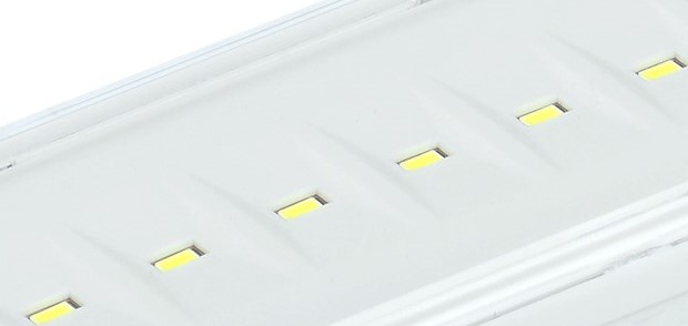 10 сверхъярких SMD светодиодов.