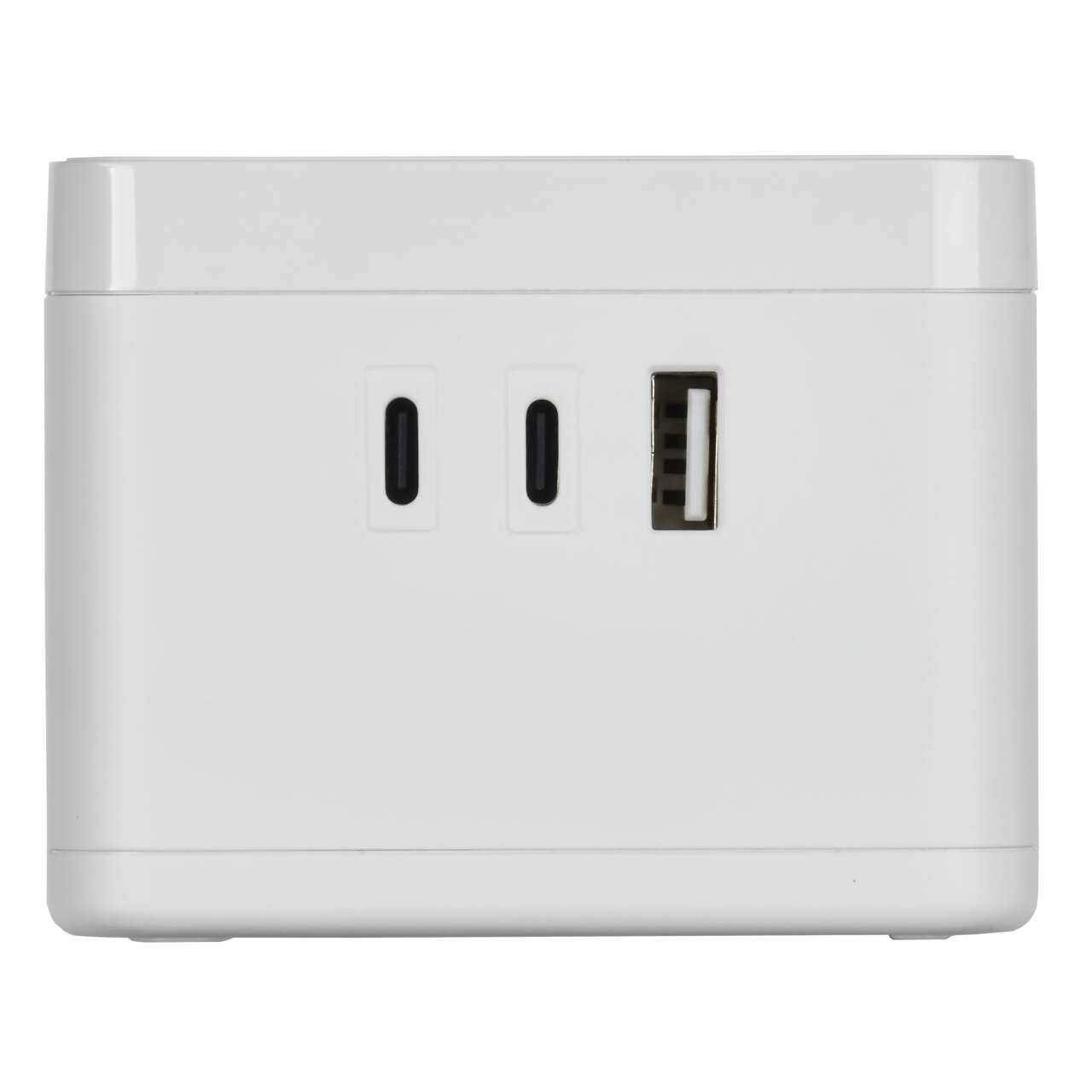 Разъемы типа USB-A и USB-C для зарядки разных устройств